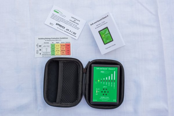 Safe Living Safe & Sound CLASSIC 2 - Detektor Messgerät ausgepackt
